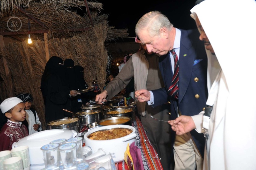 قصة مصورة: ولي عهد المملكة المتحدة يزور مدائن صالح وعددًا من المواقع التاريخية