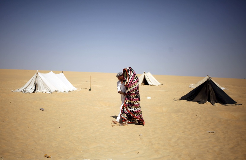 قصة مصورة: رمال سيوه في مصر.. علاج الطبيعة السحري