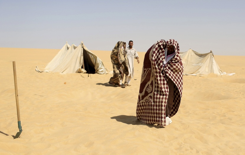 قصة مصورة: رمال سيوه في مصر.. علاج الطبيعة السحري