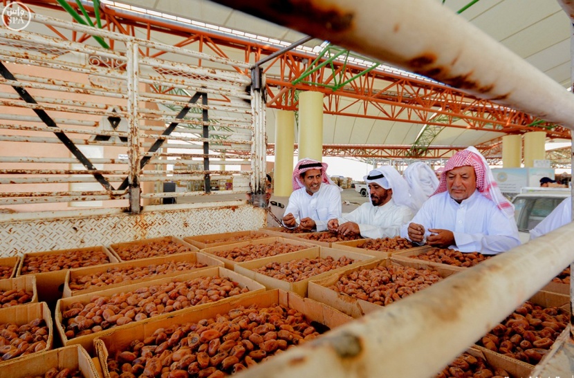 مهرجان تمور الأحساء يسجل 66 صفقة قياسية بـ 189 ألف ريال