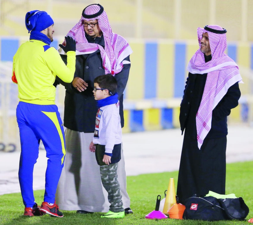 رئيس النصر للمفسرين: «كل إناء بما فيه ينضح»