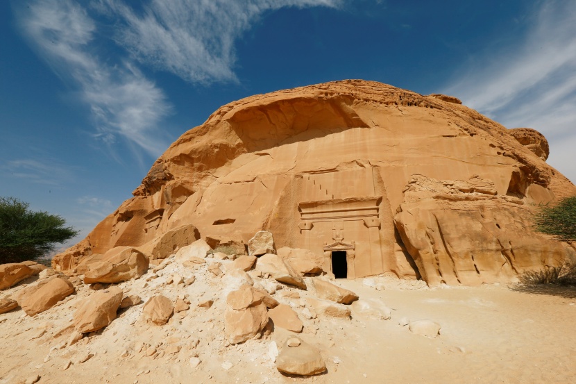 العلا.. تلاقي عراقة التاريخ بجمال الطبيعة