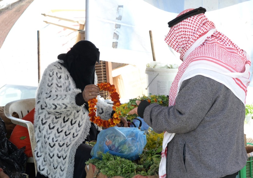 سوق الثلاثاء في أبها.. بوابة التجارة منذ 200 عام