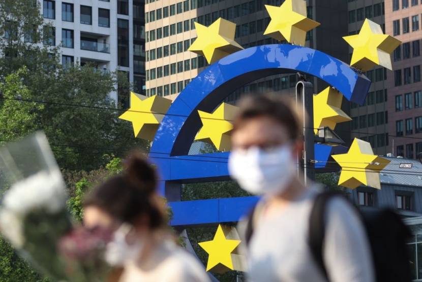 الاتحاد الأوروبي يعد خريطة لتفشي كورونا لمواجهة فوضى السفر 