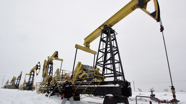 ارتفاع إنتاج روسيا من النفط ومكثفات الغاز إلى 10.25 مليون برميل يوميا 