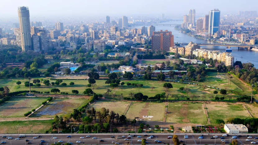 مصر تستهدف 6.6% عجزا في مشروع ميزانية 2021-2022 