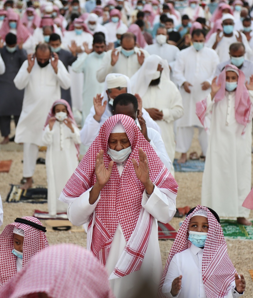 صور من صلاة العيد في الرياض