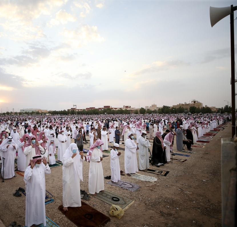 صور من صلاة العيد في الرياض