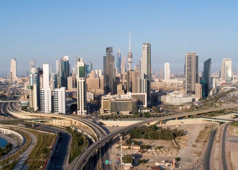  الكويت تحظر سفر المواطنين غير الحاصلين على لقاحات كورونا إلى الخارج