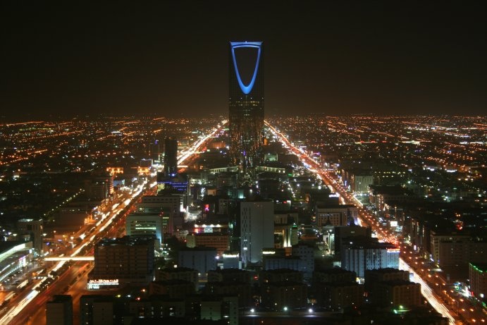 891.2 مليار ريال محفظة صندوق الاستثمارات في الأسهم السعودية بعد صفقة "المملكة".. 7.5 % من السوق