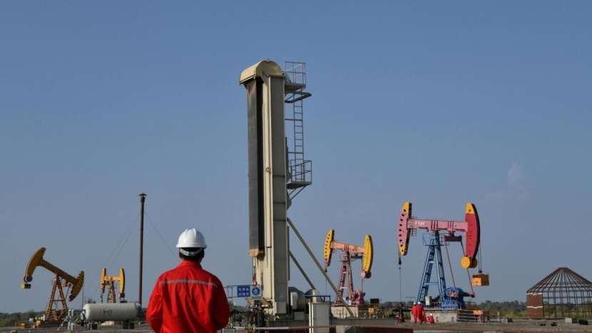 روسيا: سنواصل خفض إنتاج النفط 500 ألف برميل يوميا حتى نهاية يونيو