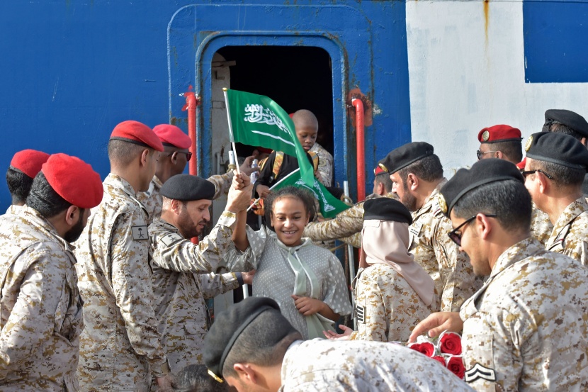 وصول 13 مواطنا و1674 شخصا من رعايا الدول الصديقة إلى جدة قادمين من السودان