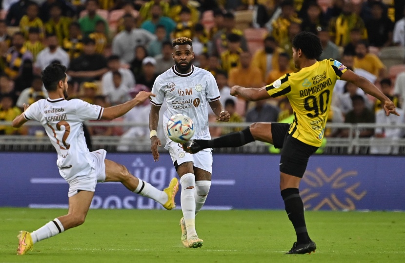 مباراة مثيرة بـ 4 ركلات جزاء .. الاتحاد يتغلب على الشباب 2-1 ويعزز صدارته