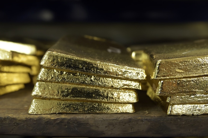 الذهب يتراجع بعد تعزيز بيانات التضخم الرهان على رفع الفائدة