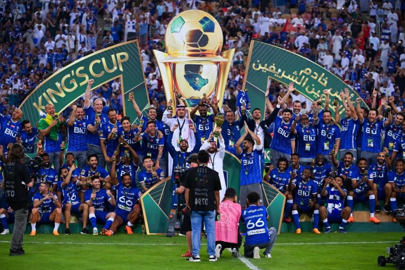 الهلال من ذهب