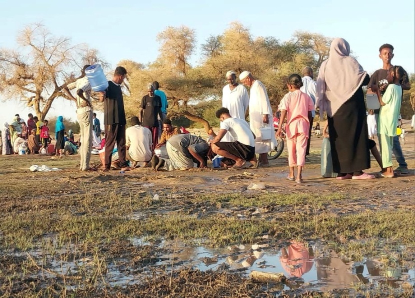 رحلة البحث عن الماء بين نيران الجيش والدعم السريع