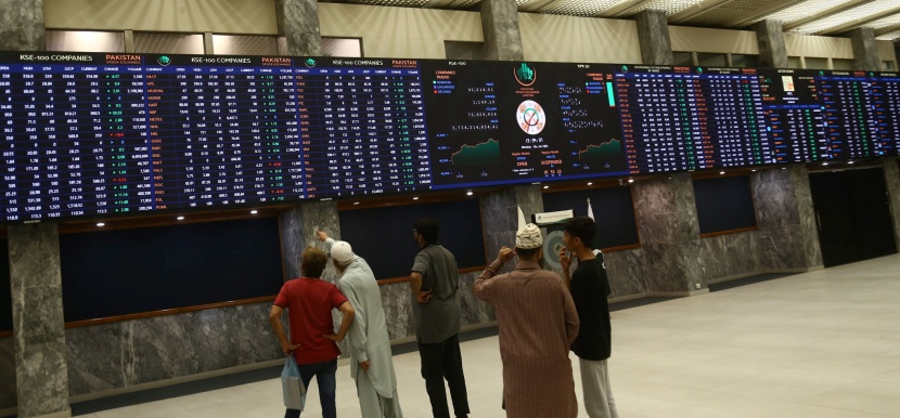 إحياء برنامج صندوق النقد ينعش بورصة باكستان بارتفاعها 3.4 %