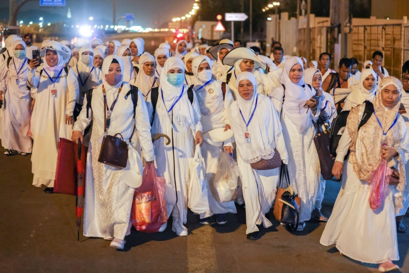 بدء مغادرة ضيوف الرحمن مشعر منى متوجهين إلى عرفات