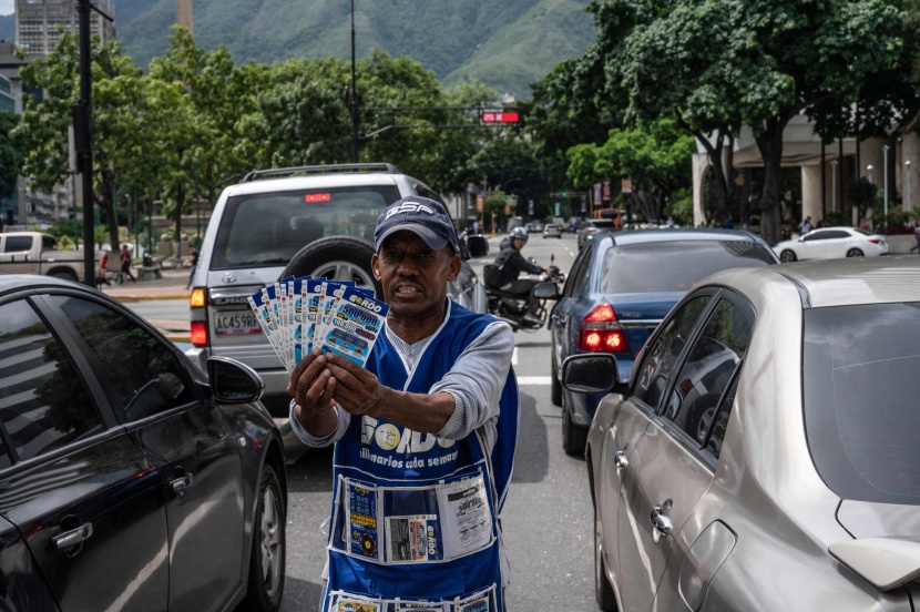 فنزويلا: طفرة متجددة في ألعاب اليانصيب بموازاة دولرة الاقتصاد