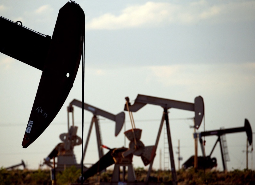 النفط يواصل الصعود مع تباطؤ التضخم الأمريكي