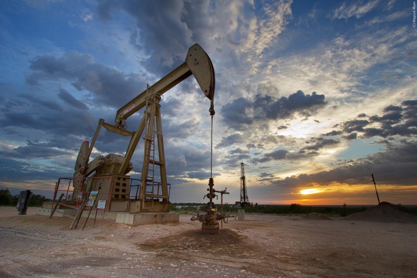 أسعار النفط تصعد بدعم شح المعروض وتراجع وتيرة التضخم في أمريكا 