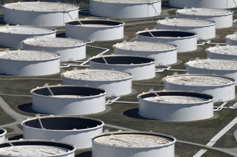 مخزونات النفط الأمريكية تتراجع 708 آلاف برميل الأسبوع الماضي