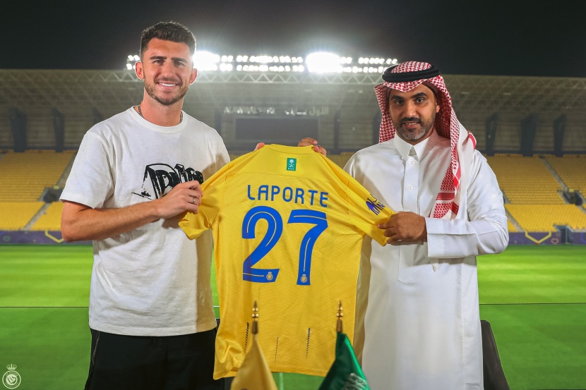 النصر يتعاقد مع المدافع لابورت قادما من مانشستر سيتي