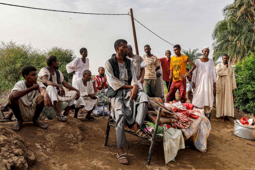 الويلات تلاحق السودان .. حرب تمزق البلاد وفيضانات مدمرة