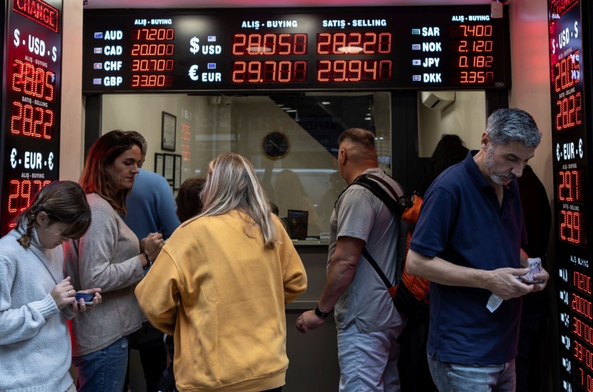 انخفاض قياسي جديد لليرة التركية .. 28.68 مقابل الدولار