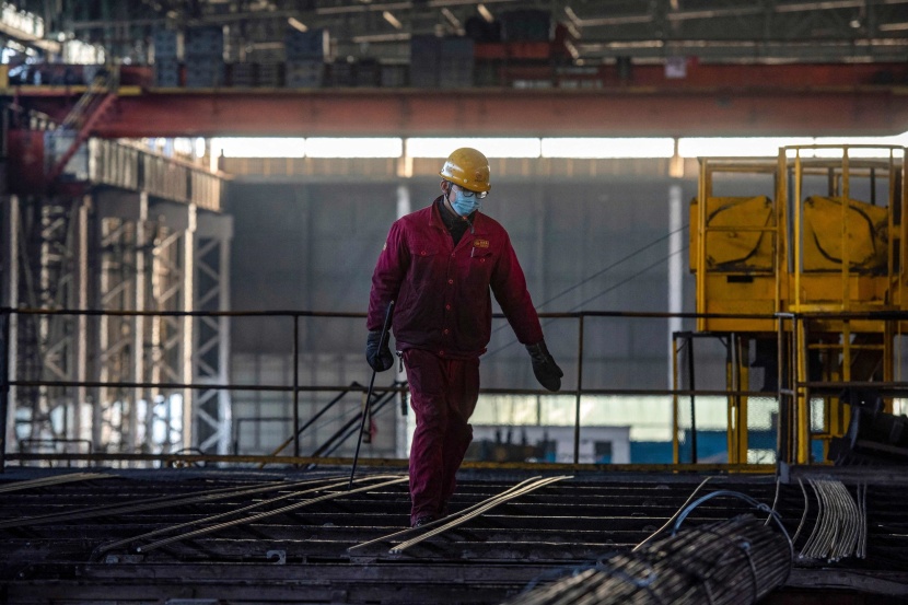 مصانع لا تهدأ للفولاذ الأحمر في الصين