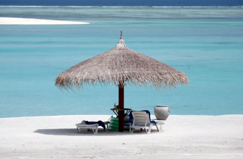جزر المالديف تطالب بـ 500 مليون دولار تمويلات دولية لمحاربة أمواج البحر