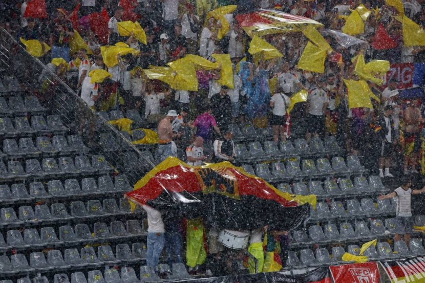 أوروبا 2024: إيقاف مباراة ألمانيا والدنمارك بسبب عاصفة قوية