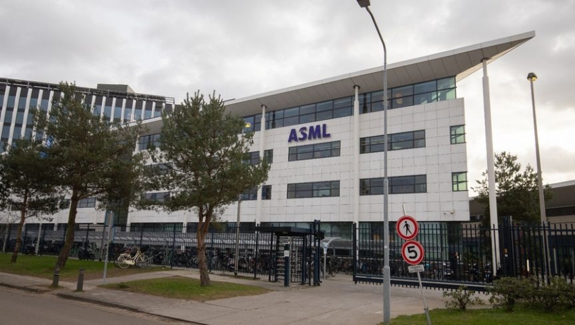 أسهم الرقائق العالمية تخسر 420 مليار دولار بعد صدمة "ASML"